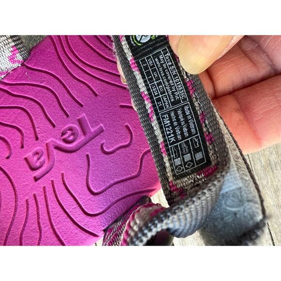 Teva Hurricane 3 active waterproof sandals, girls size 2 - Picture 8 of 8